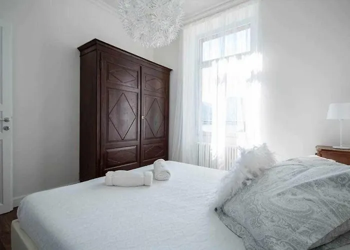 Peroni Classic With Swimming Pool *